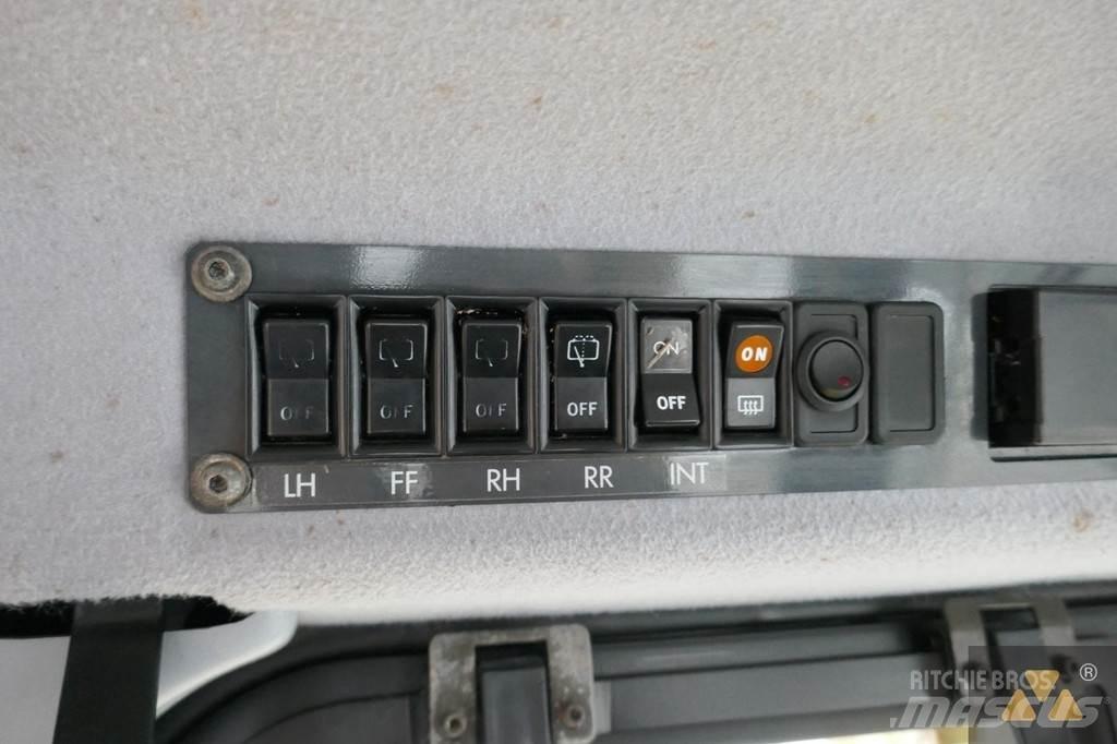Komatsu D85PX-15 Верижни булдозери
