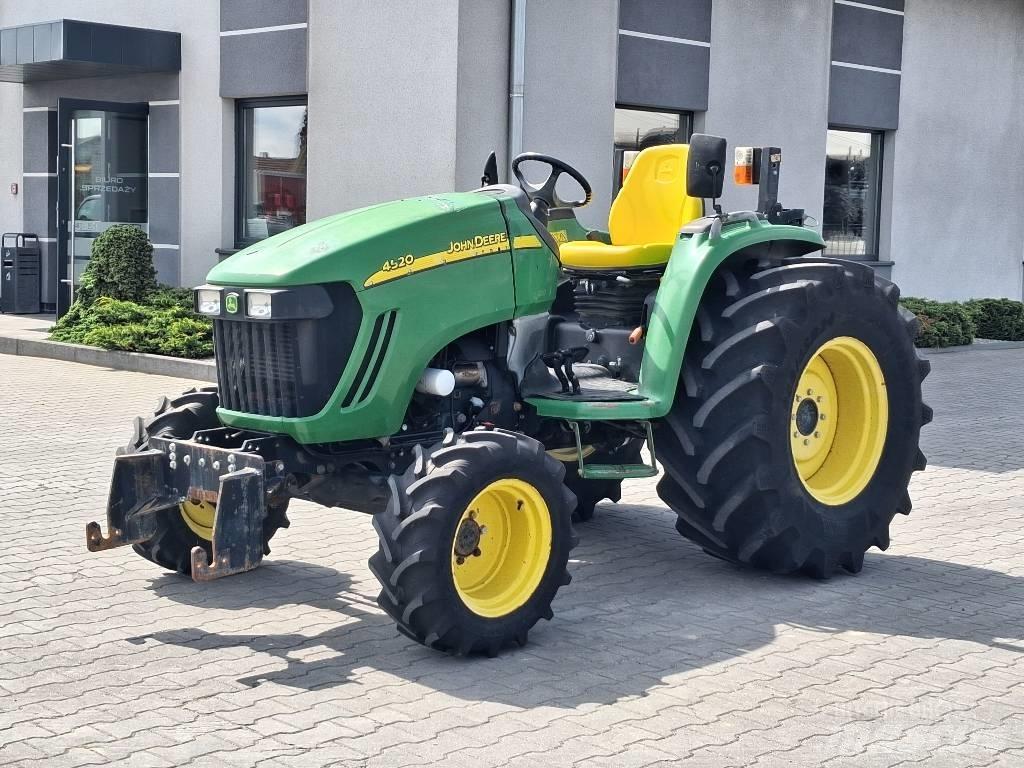 John Deere 4520 Трактори