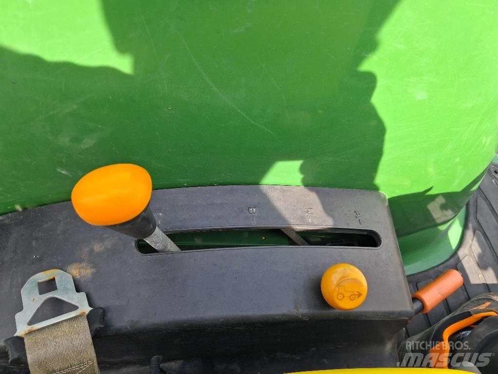 John Deere 4520 Трактори