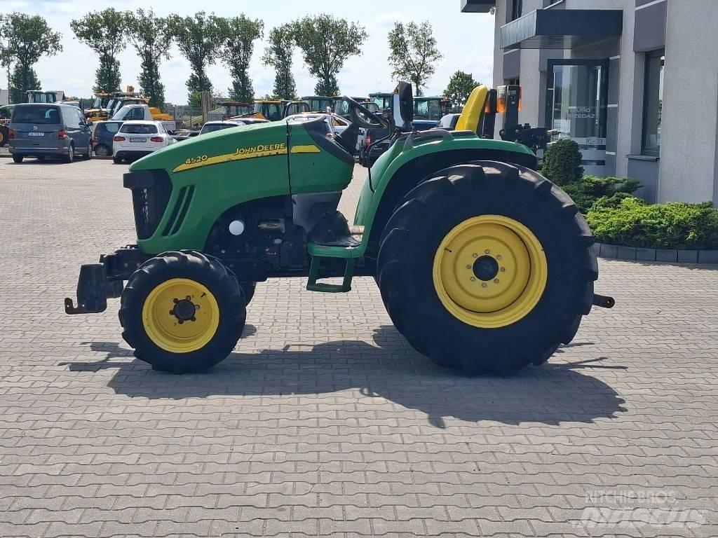 John Deere 4520 Трактори
