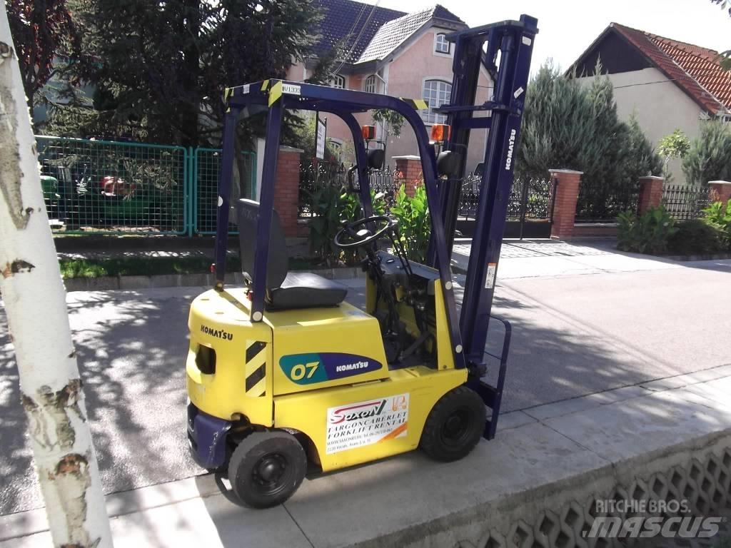 Komatsu FG07-3 Камиони с АГУ