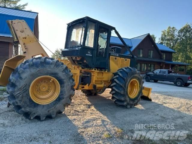 John Deere 540 G III Скидери
