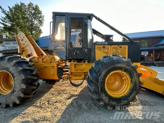 John Deere 540 G III Скидери
