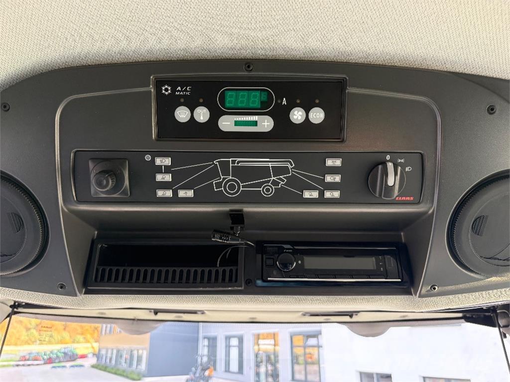 CLAAS LEXION 7500 Комбайни