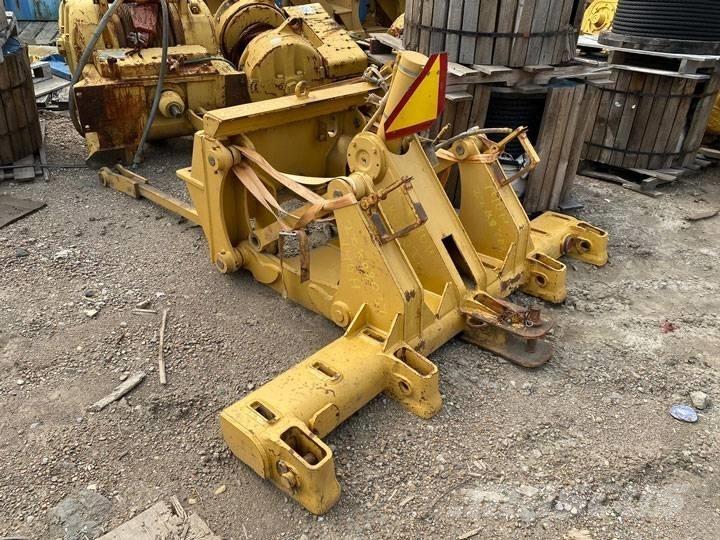CAT 140 H Ripper Други компоненти
