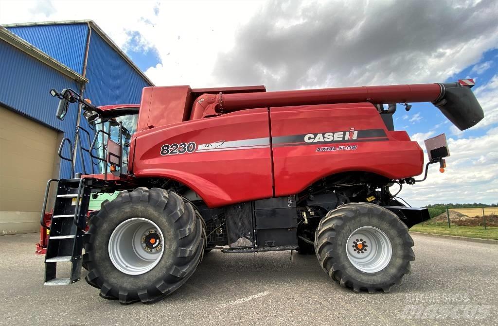 Case IH 8230 Комбайни