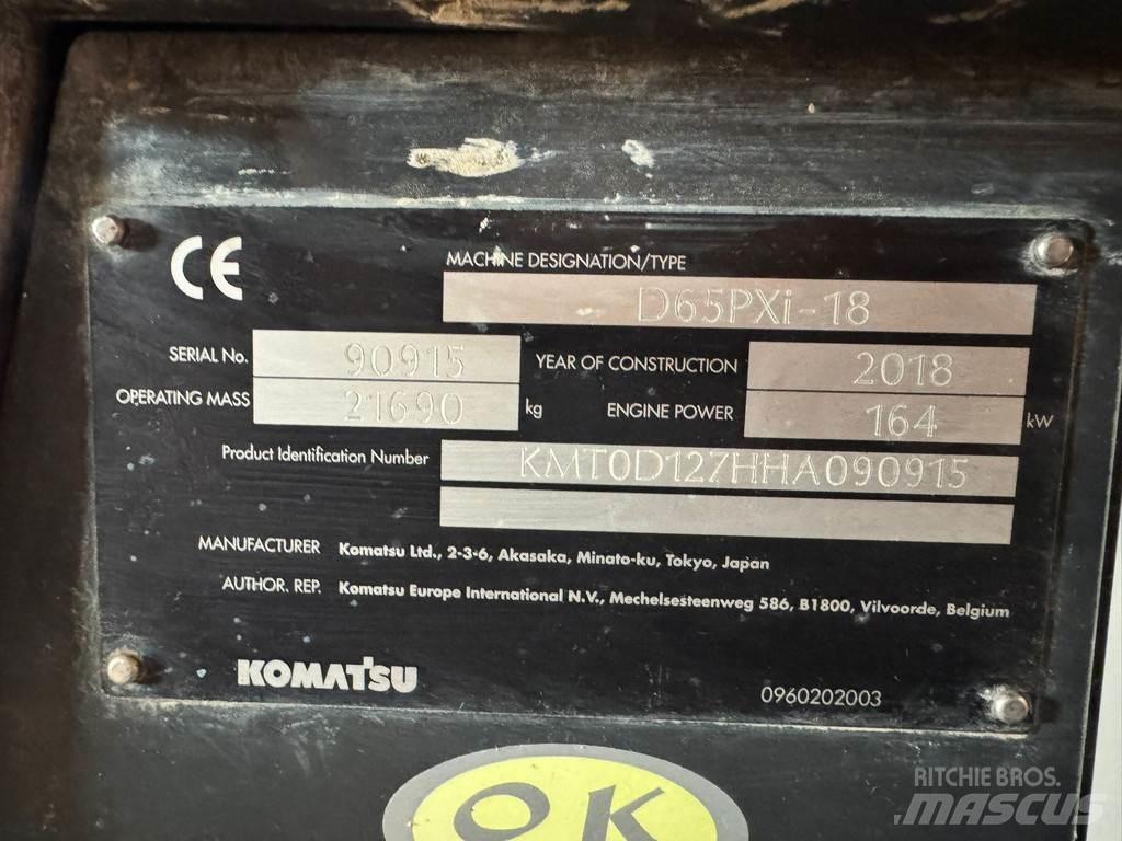 Komatsu D65PXi-18 Верижни булдозери

