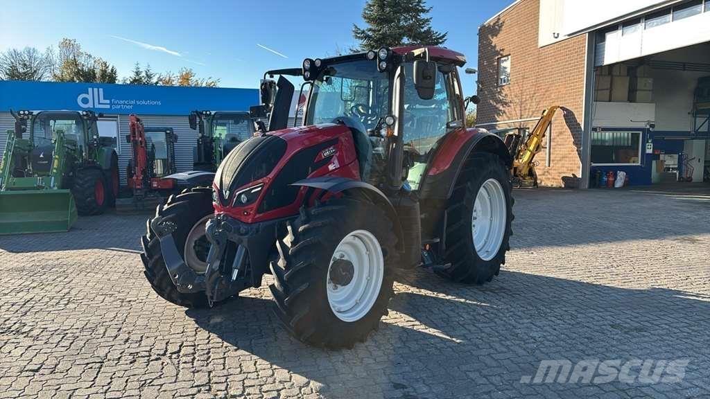 Valtra N134 0 Трактори