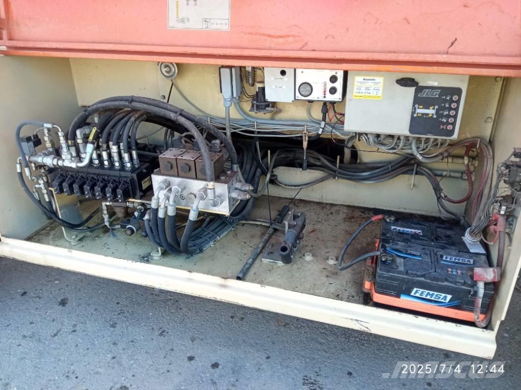 JLG 203-24 Ножични работни платформи
