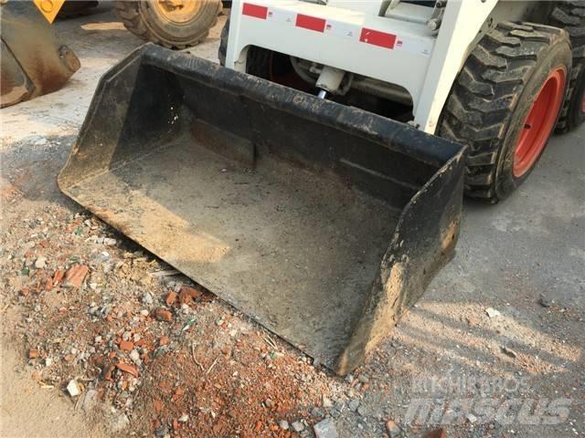 Bobcat S 130 Мини товарачи
