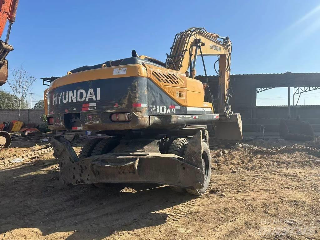 Hyundai R210W-9 Колесни екскаватори