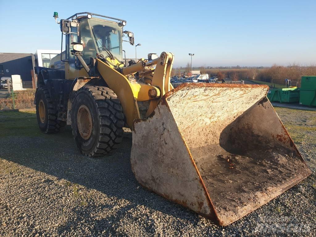 Komatsu WA320-8 Колесни товарачи