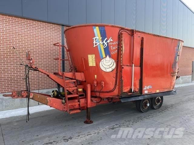 Peecon 24m³ Миксер Фидери