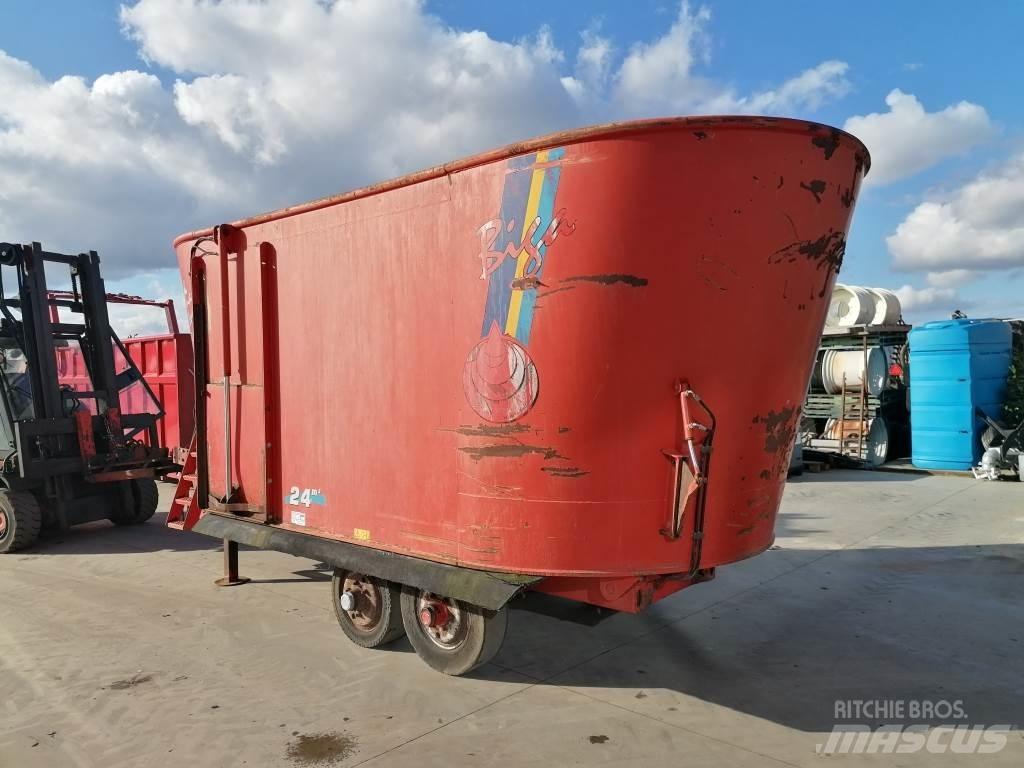 Peecon 24m³ Миксер Фидери