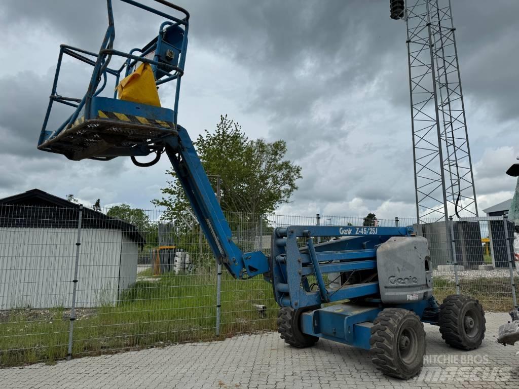 Genie Z 45/25 Съчленени стрелови подемници