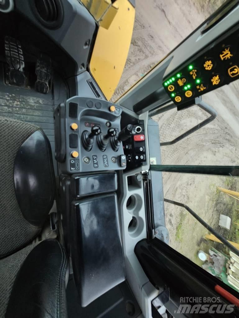CAT 950M Колесни товарачи