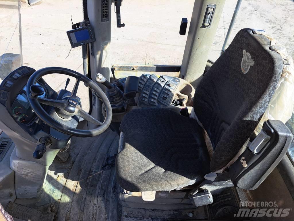 CASE 521 F XR Колесни товарачи