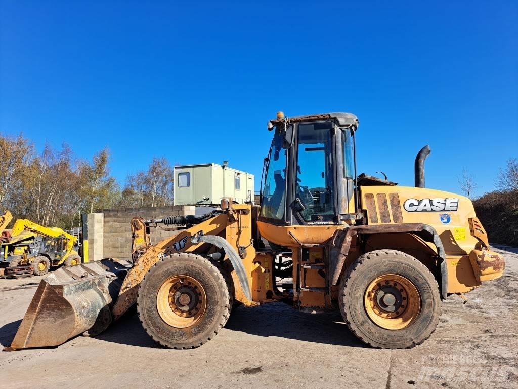 CASE 521 F XR Колесни товарачи