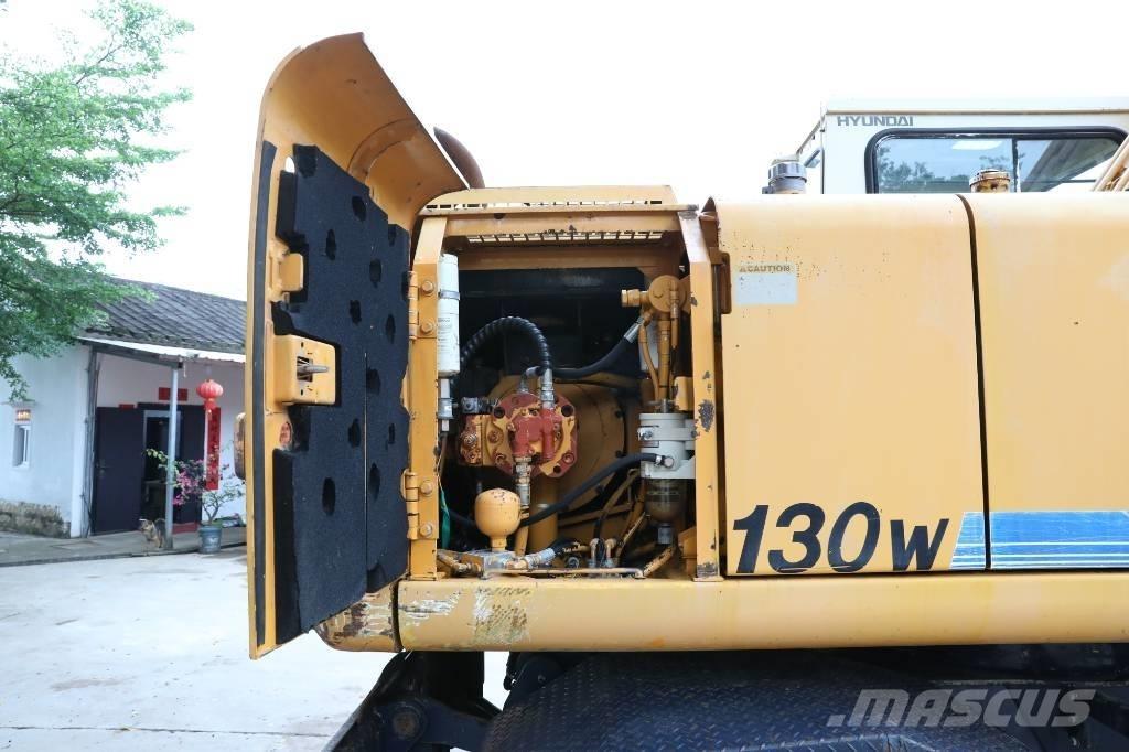 Hyundai Robex 130 W Колесни екскаватори