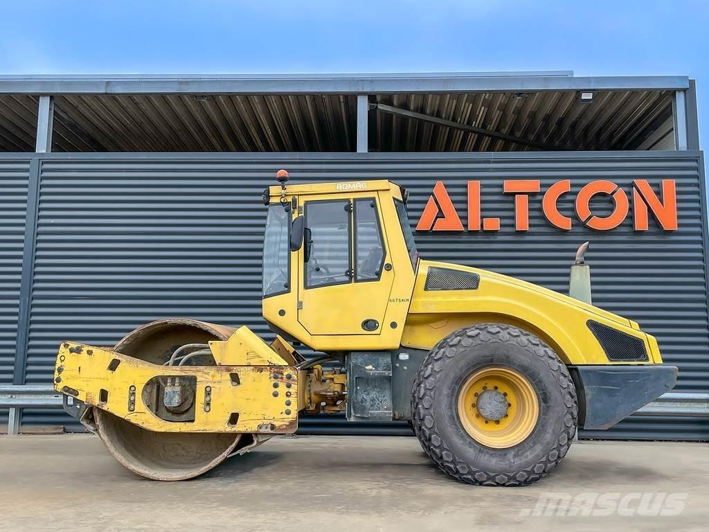 Bomag BW 213 DH-4 Еднобарабанни ролки
