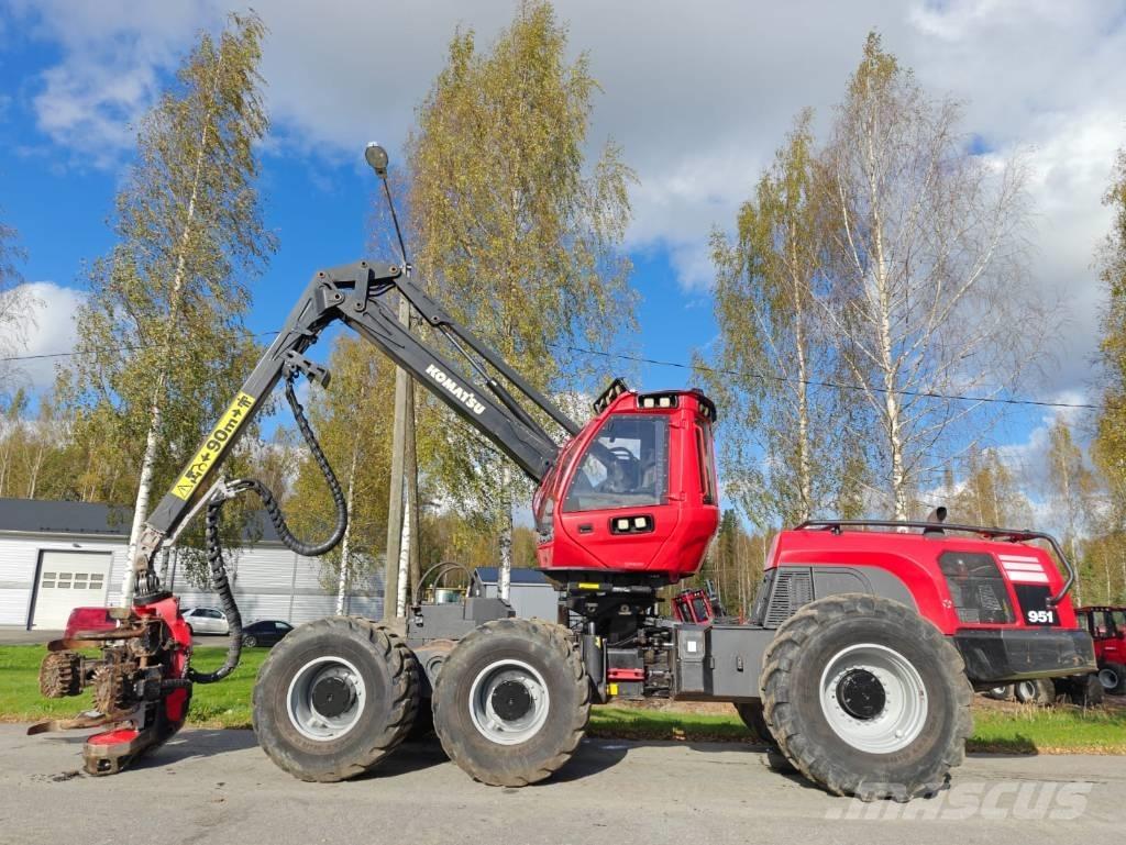 Komatsu 951 Харвестери