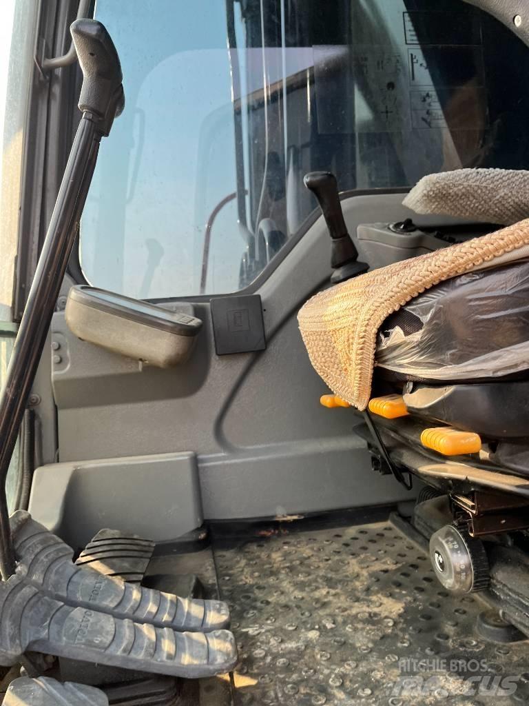 Volvo 290 Верижен екскаватор