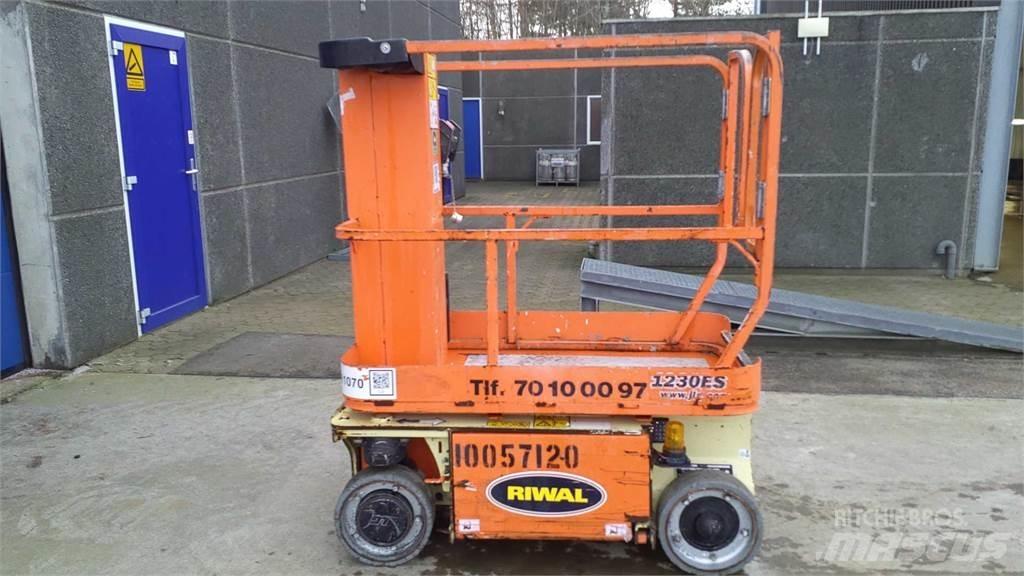 JLG 1230ES Други вишки и платформи