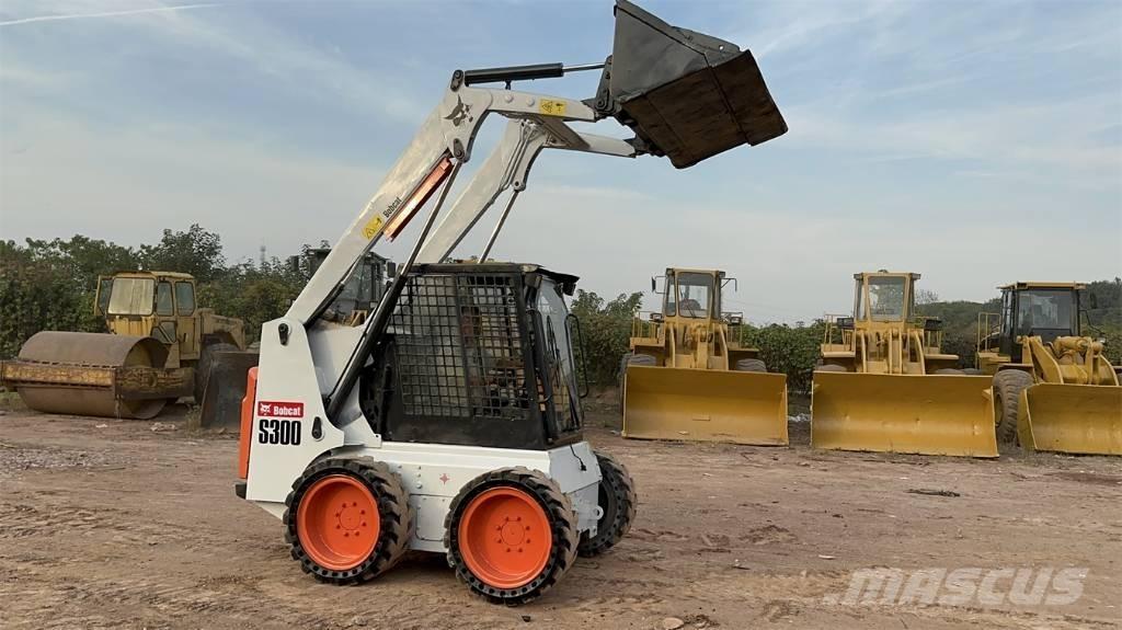 Bobcat S 300 Мини товарачи
