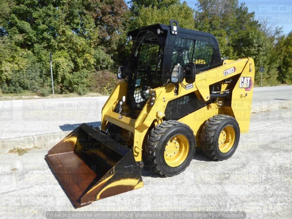 CAT 226D3 Мини товарачи
