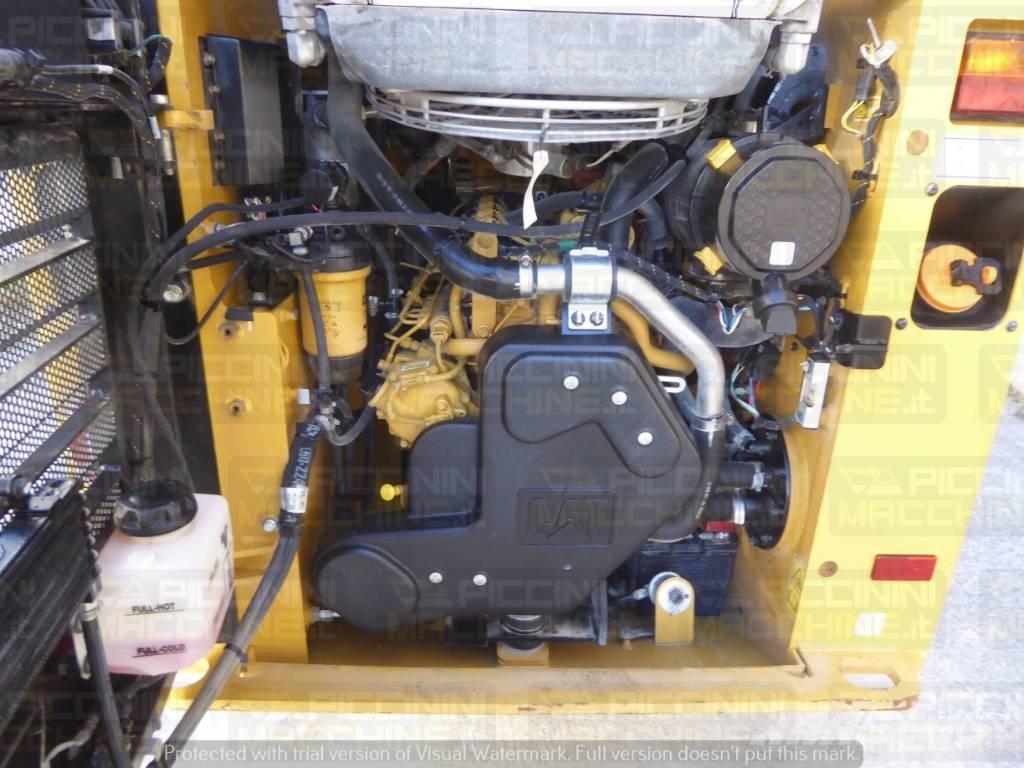 CAT 226D3 Мини товарачи
