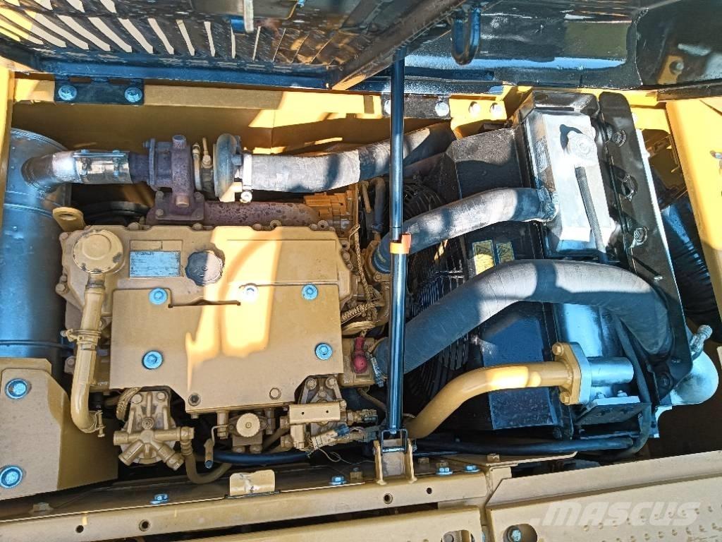 CAT 313 D Колесни екскаватори