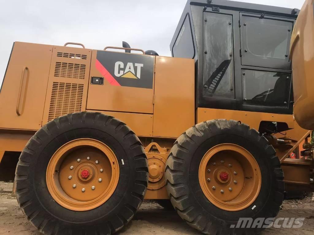 CAT 140k Грейдери