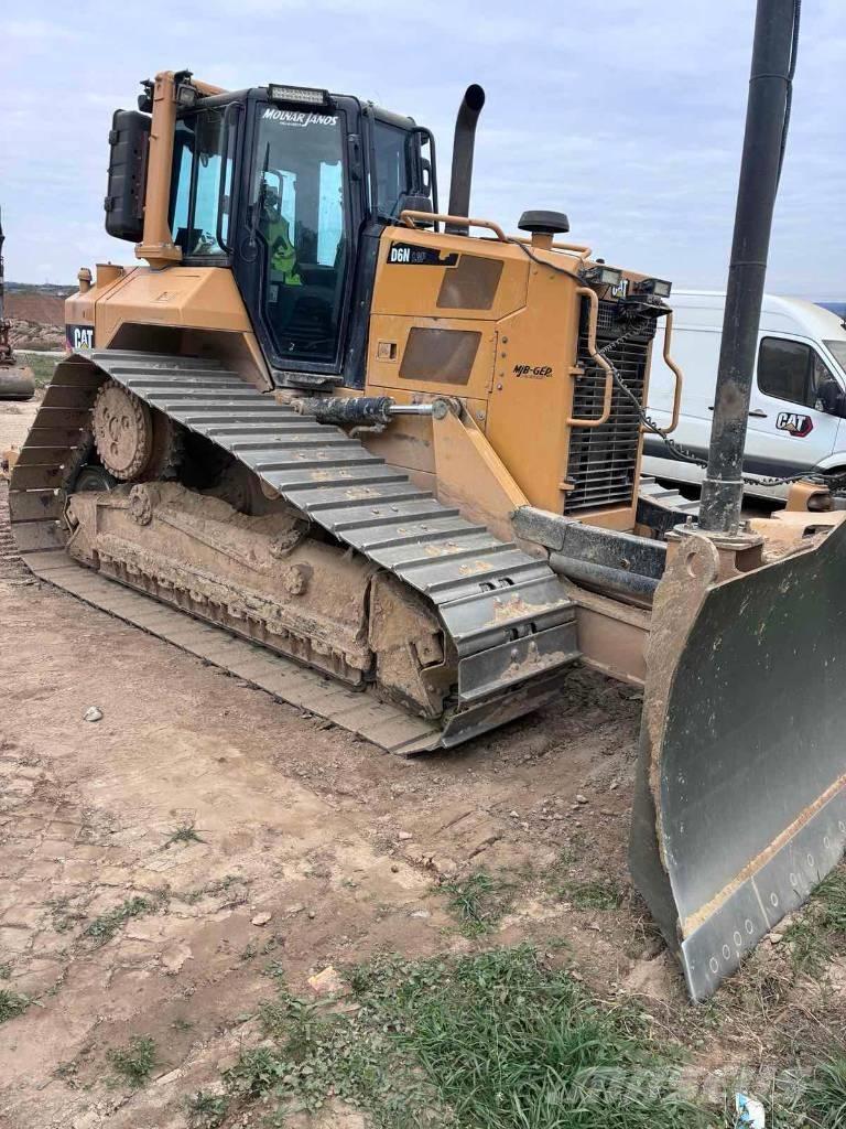 CAT D 6 N LGP Верижни булдозери
