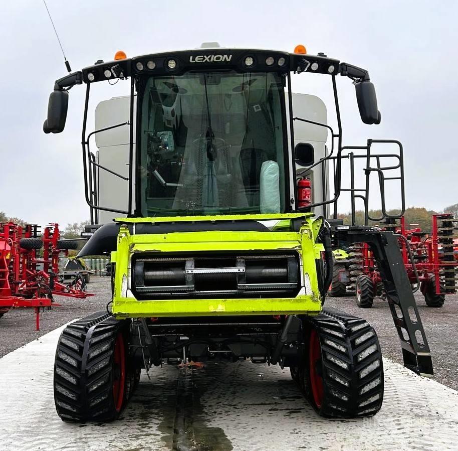 CLAAS Lexion 8900 TT Комбайни