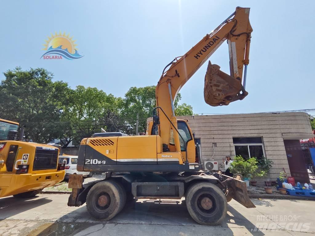 Hyundai R210W-9 Колесни екскаватори