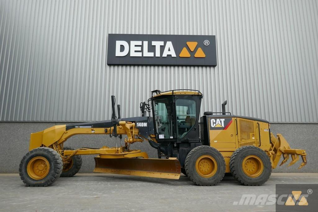 CAT 140M Грейдери