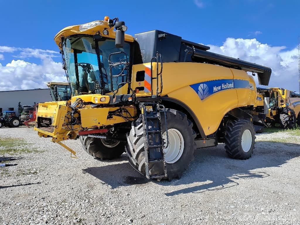 New Holland CX 8090 Комбайни
