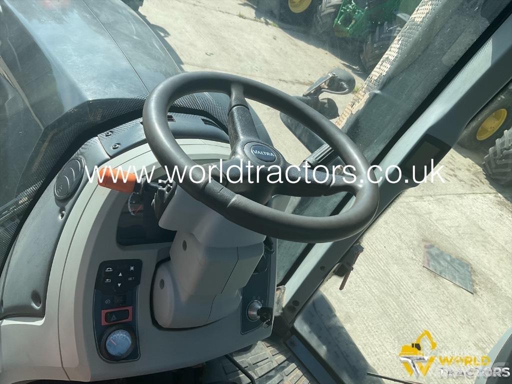 Valtra T 234 Трактори