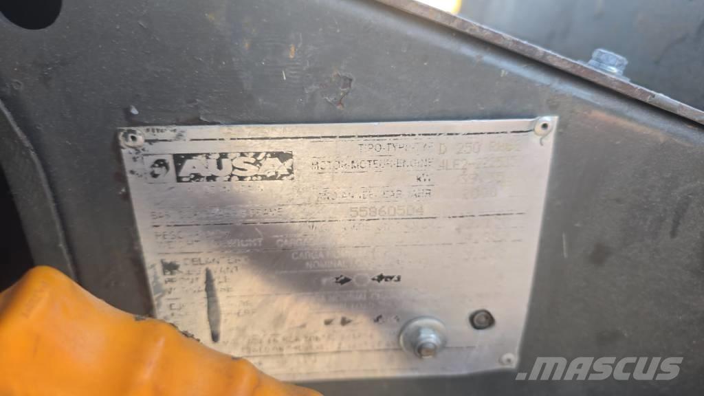 Ausa D 250 Странични самосвали