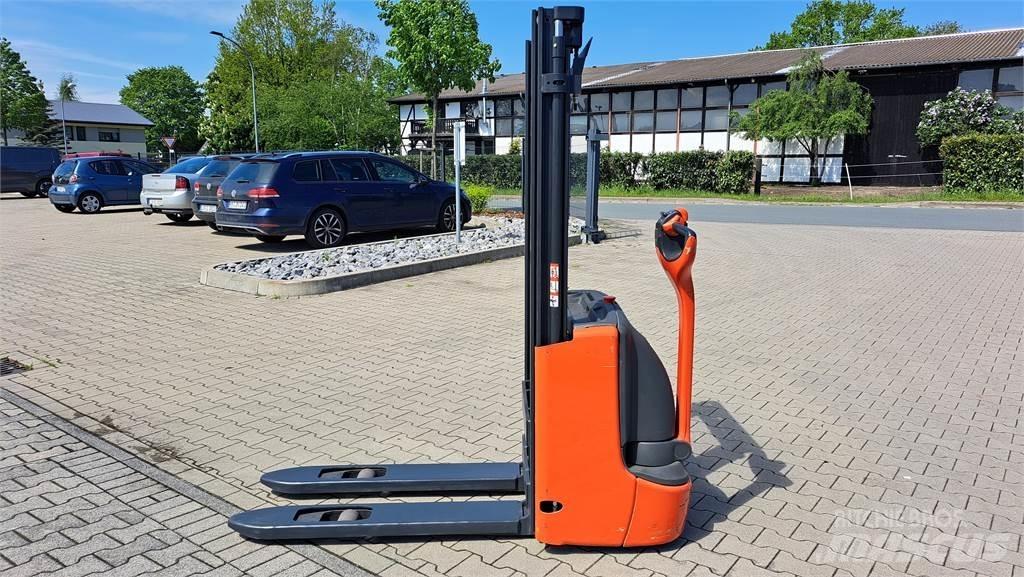 Linde L12- BR1172 Колички високоповдигачи с теглич