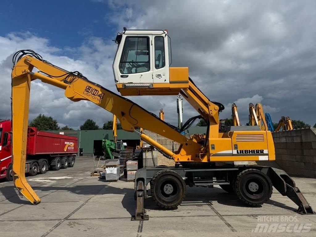Liebherr A 904 Оператори на отпадъци/индустрия
