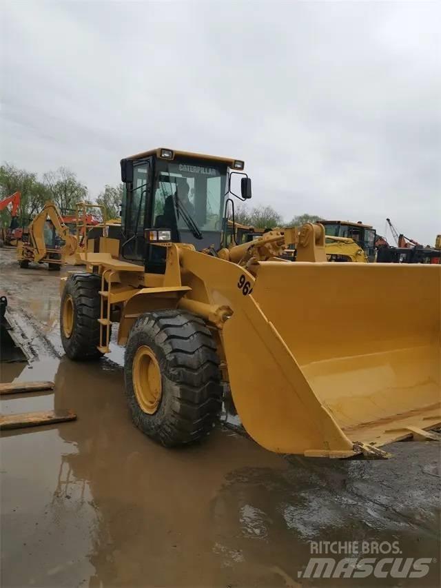 CAT 966G Колесни товарачи
