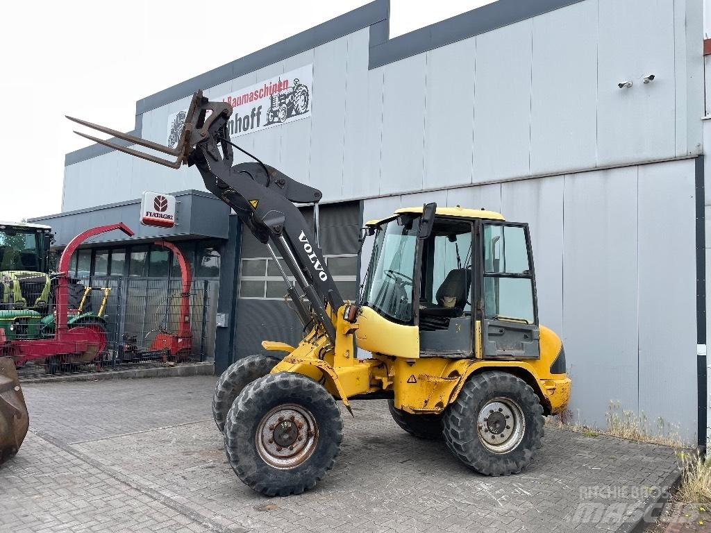 Volvo L 30 B Колесни товарачи