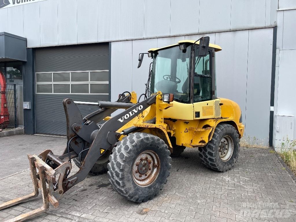 Volvo L 30 B Колесни товарачи