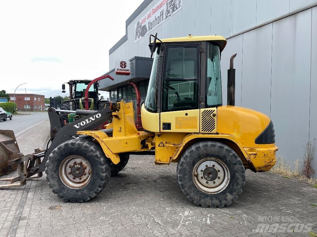 Volvo L 30 B Колесни товарачи