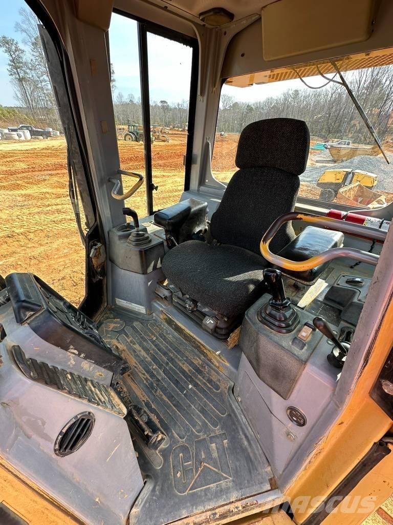 CAT D 5 G LGP Верижни булдозери
