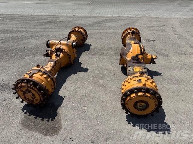 CASE 821 E AXLES Оси
