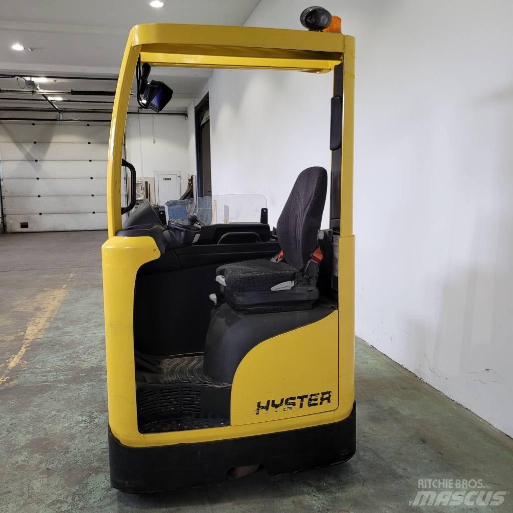Hyster R 1.6 Ретрак/ Високоповдигач с изместване на вилката напред