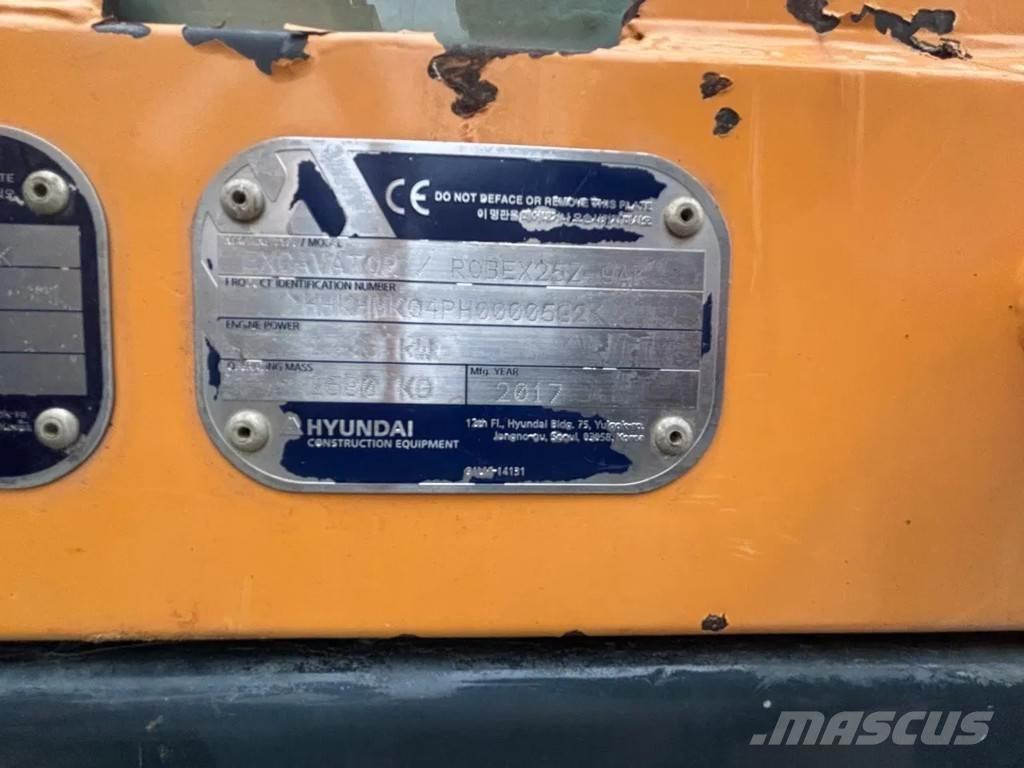 Hyundai R25Z Мини екскаватори < 7 т