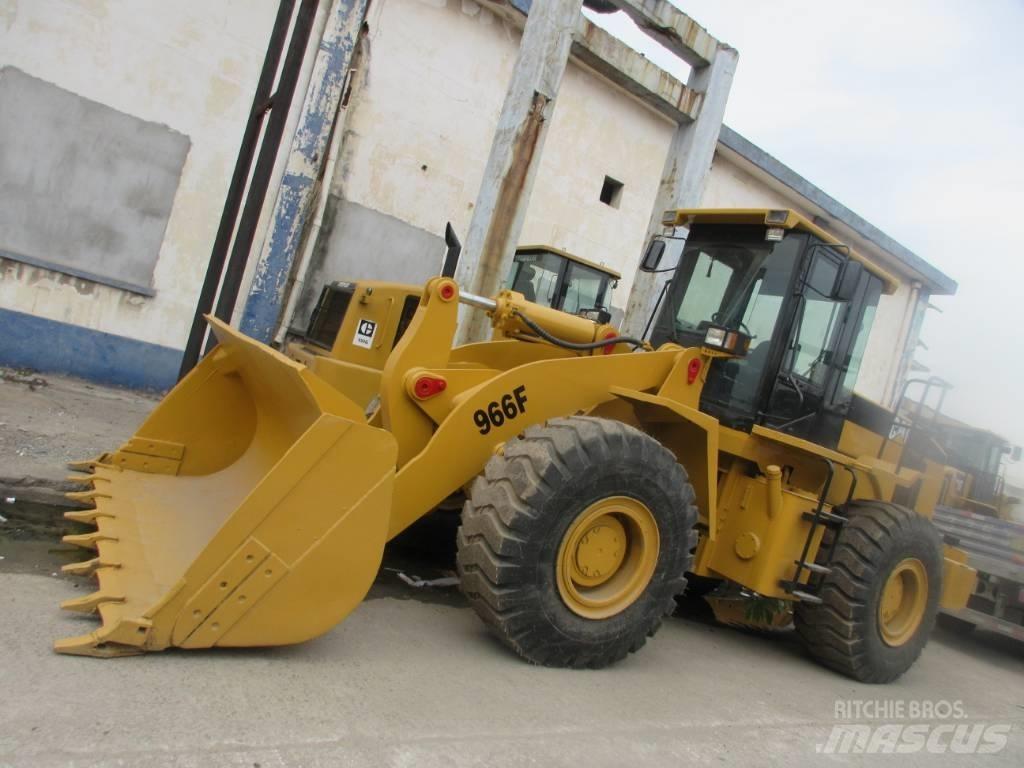 CAT 966 F Колесни товарачи